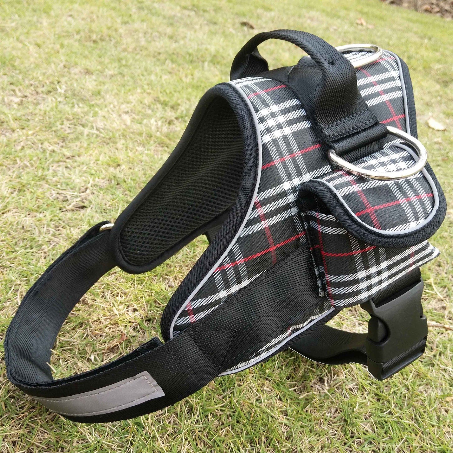 Checked red no-pull dog harness size guide Canada